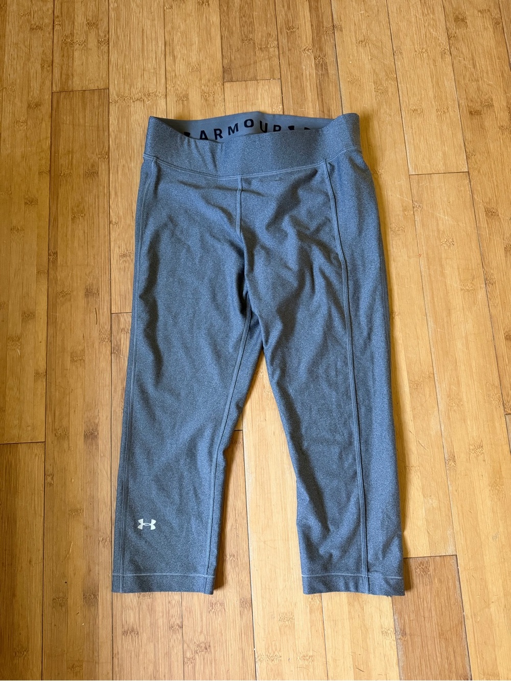 Under Armour HeatGear Gray Capri Compression Leggings - Women's Size L